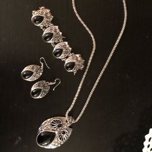 Silver tone owl set